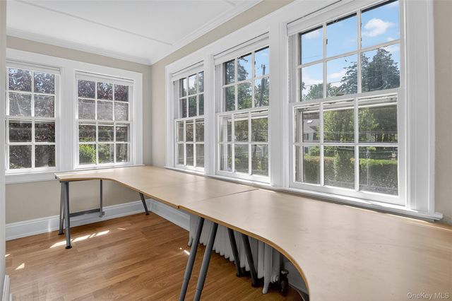 9 Vista Way, Port Washington, NY 11050