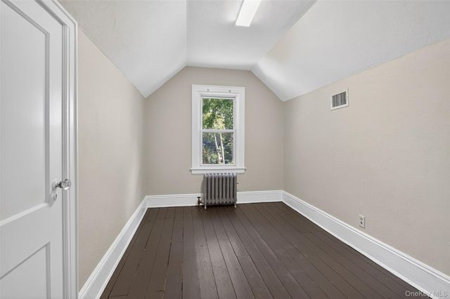 9 Vista Way, Port Washington, NY 11050