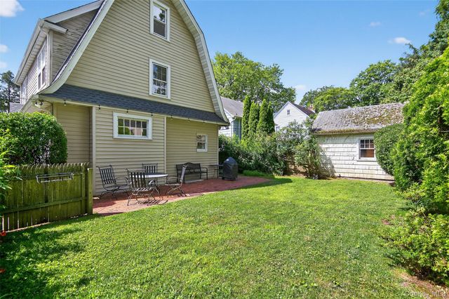 9 Vista Way, Port Washington, NY 11050