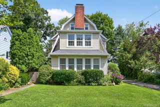 9 Vista Way, Port Washington, NY 11050