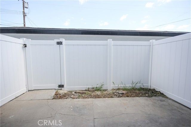 2709 S Baker Street, Santa Ana, CA 92707