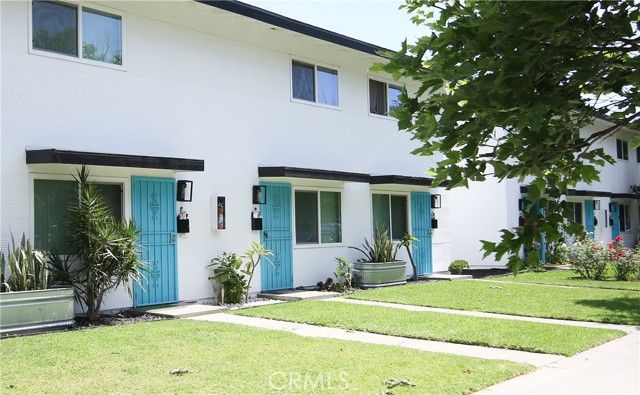 2709 S Baker Street, Santa Ana, CA 92707