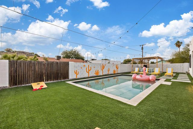 1101 E Ruth Avenue, Phoenix, AZ 85020