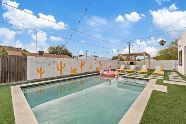 1101 E Ruth Avenue, Phoenix, AZ 85020