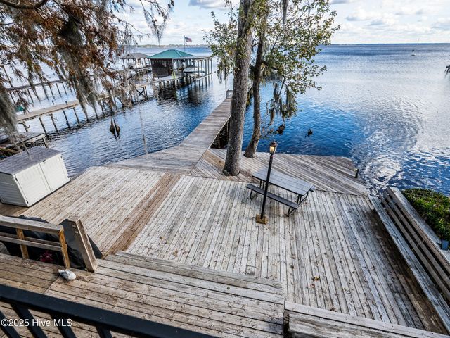 3002 Canal Cove Road, Lake Waccamaw, NC 28450