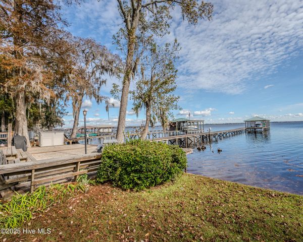 3002 Canal Cove Road, Lake Waccamaw, NC 28450