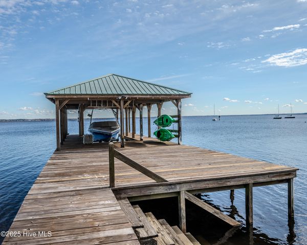 3002 Canal Cove Road, Lake Waccamaw, NC 28450