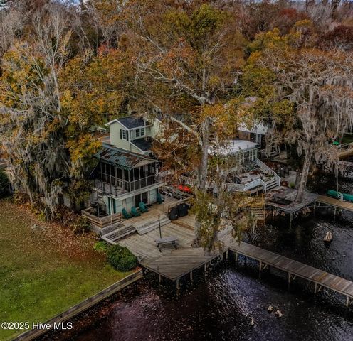 3002 Canal Cove Road, Lake Waccamaw, NC 28450