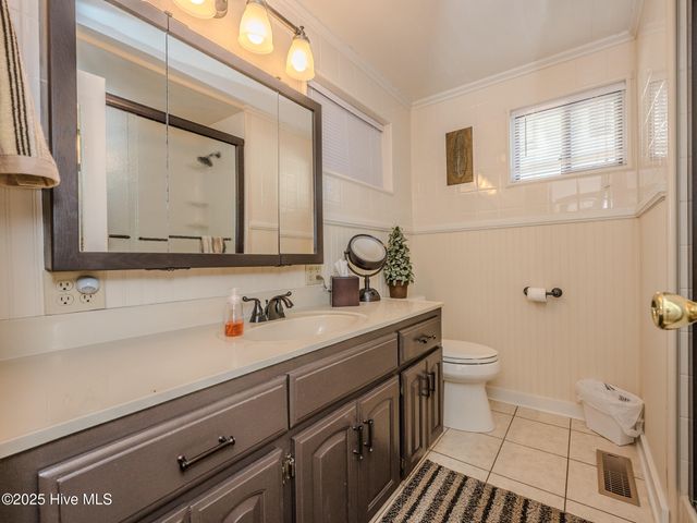 3002 Canal Cove Road, Lake Waccamaw, NC 28450