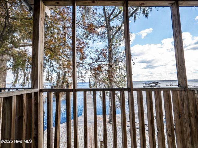 3002 Canal Cove Road, Lake Waccamaw, NC 28450