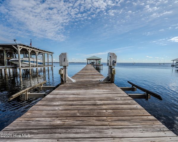 3002 Canal Cove Road, Lake Waccamaw, NC 28450