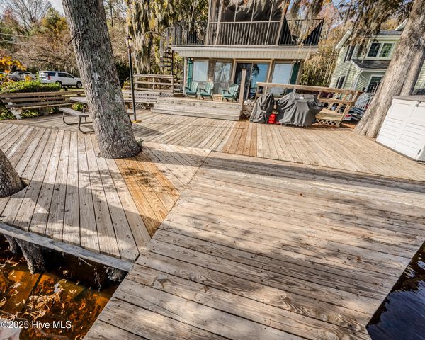 3002 Canal Cove Road, Lake Waccamaw, NC 28450