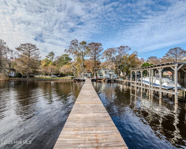 3002 Canal Cove Road, Lake Waccamaw, NC 28450