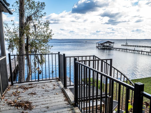 3002 Canal Cove Road, Lake Waccamaw, NC 28450