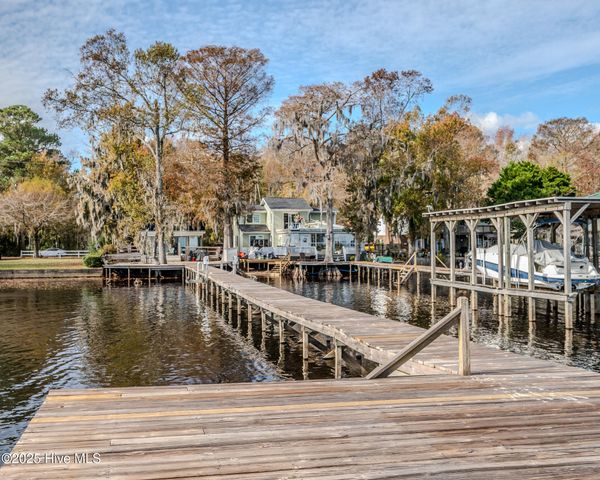 3002 Canal Cove Road, Lake Waccamaw, NC 28450