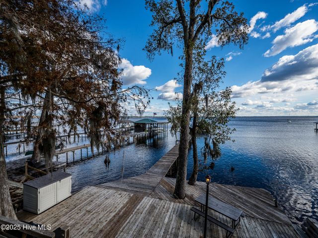 3002 Canal Cove Road, Lake Waccamaw, NC 28450