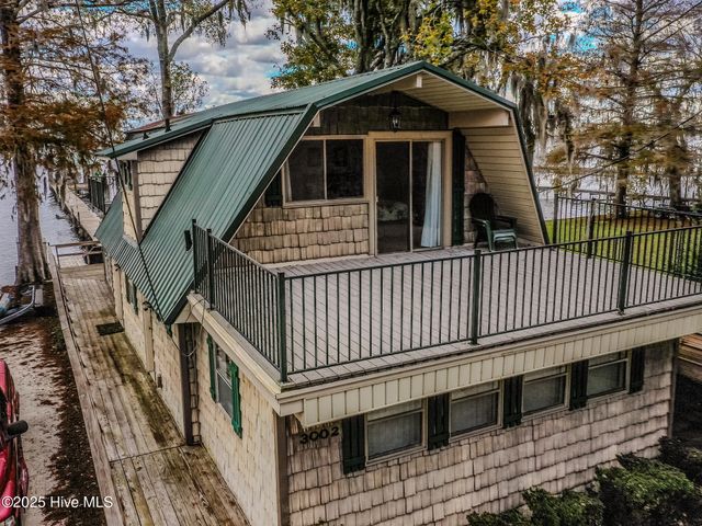 3002 Canal Cove Road, Lake Waccamaw, NC 28450