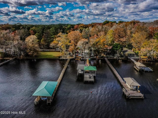 3002 Canal Cove Road, Lake Waccamaw, NC 28450