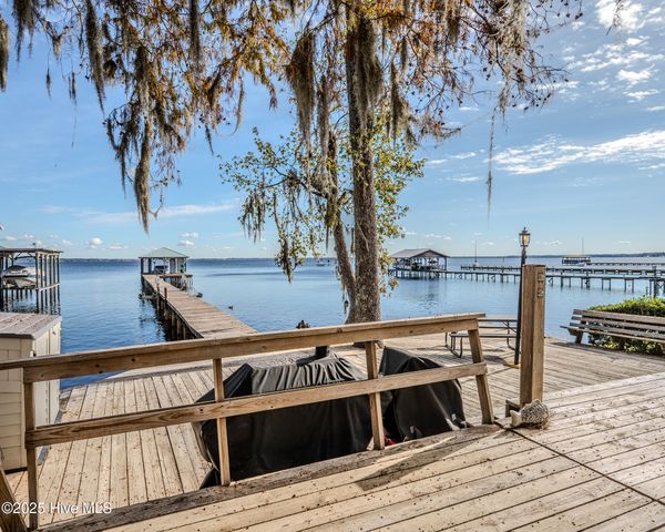 3002 Canal Cove Road, Lake Waccamaw, NC 28450