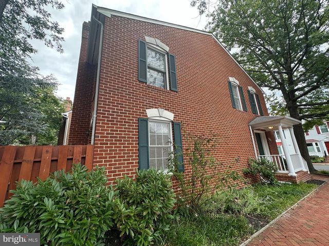 2120 TAZEWELL CT N, Arlington, VA 22207