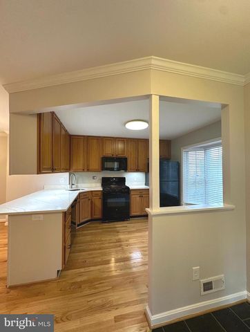 2120 TAZEWELL CT N, Arlington, VA 22207