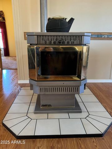 3050 CHEVELON Road, Overgaard, AZ 85933