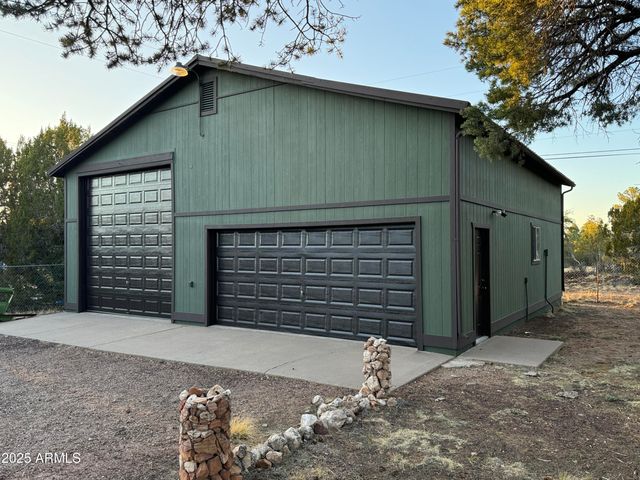 3050 CHEVELON Road, Overgaard, AZ 85933