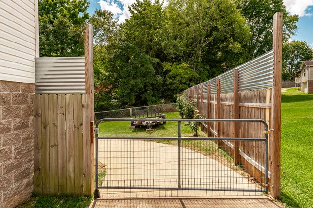 306 Corbitt Ln, Springfield, TN 37172