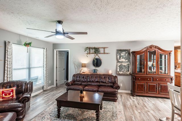 306 Corbitt Ln, Springfield, TN 37172