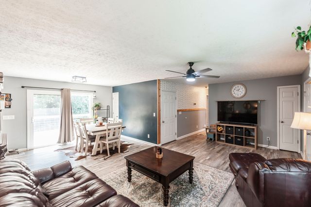 306 Corbitt Ln, Springfield, TN 37172