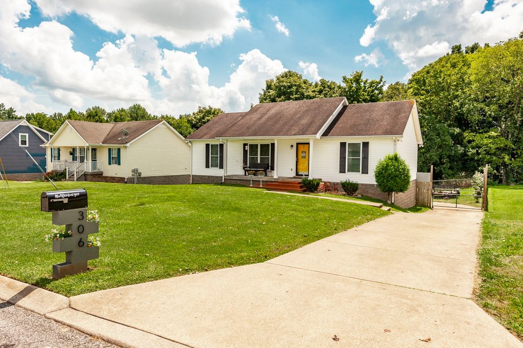 306 Corbitt Ln, Springfield, TN 37172