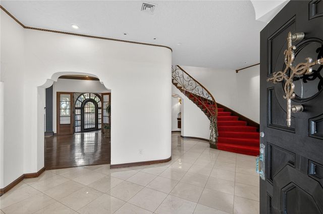 2717 Ocean Dr, Corpus Christi, TX 78404