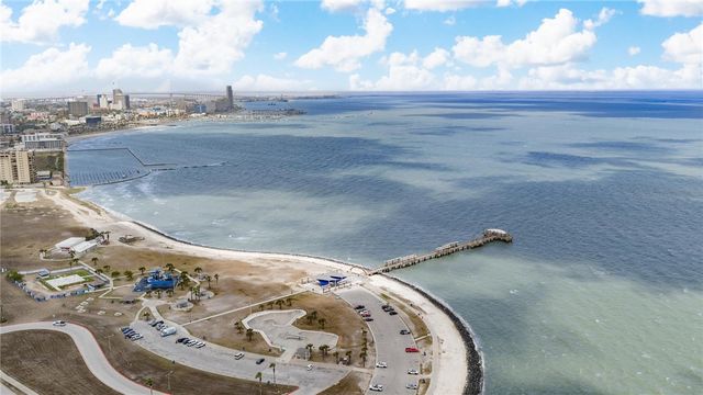 2717 Ocean Dr, Corpus Christi, TX 78404