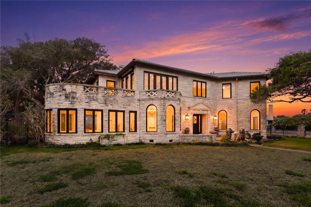 2717 Ocean Dr, Corpus Christi, TX 78404 — photo 2