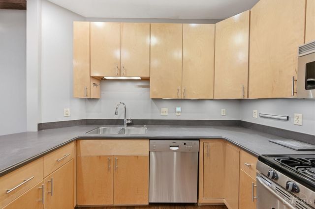 26 E Sixth Street, Cincinnati, OH 45202