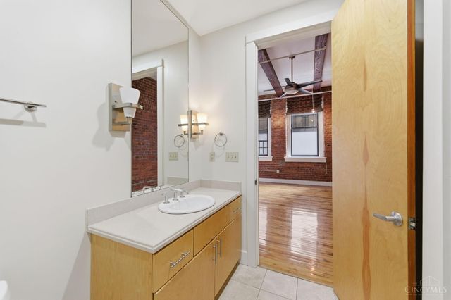 26 E Sixth Street, Cincinnati, OH 45202