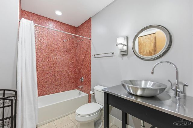 26 E Sixth Street, Cincinnati, OH 45202