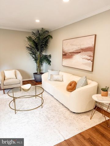 2940 OAKBOROUGH SQ, Oakton, VA 22124