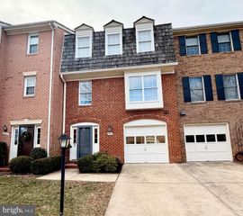 2940 OAKBOROUGH SQ, Oakton, VA 22124