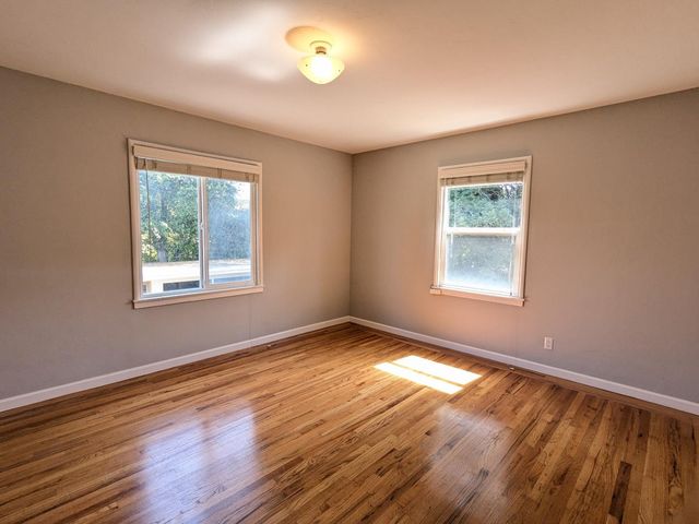 925 Oak Lane, Menlo Park, CA 94025