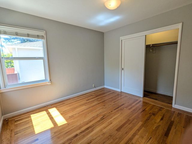 925 Oak Lane, Menlo Park, CA 94025