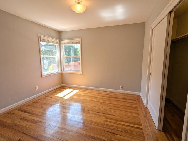 925 Oak Lane, Menlo Park, CA 94025