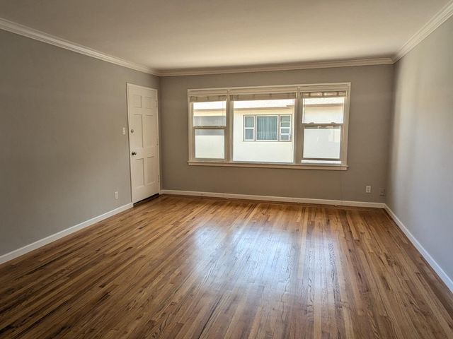 925 Oak Lane, Menlo Park, CA 94025