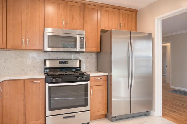 925 Oak Lane, Menlo Park, CA 94025