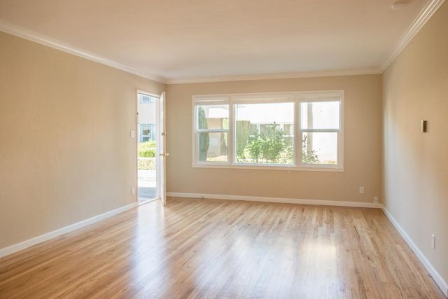 925 Oak Lane, Menlo Park, CA 94025