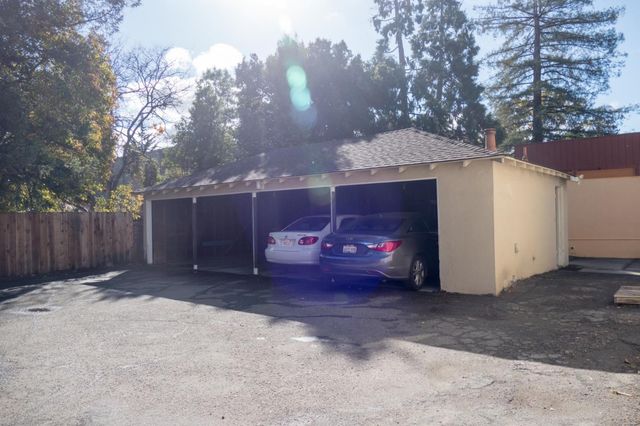 925 Oak Lane, Menlo Park, CA 94025