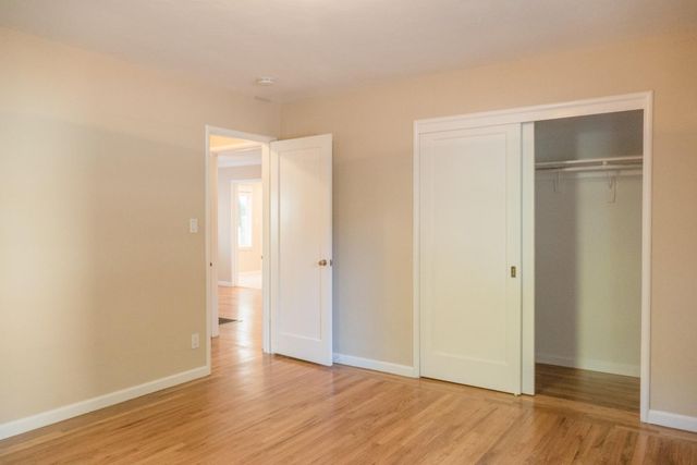 925 Oak Lane, Menlo Park, CA 94025