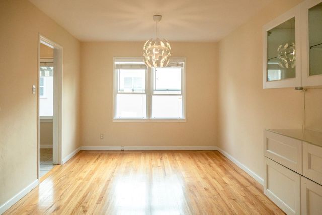 925 Oak Lane, Menlo Park, CA 94025