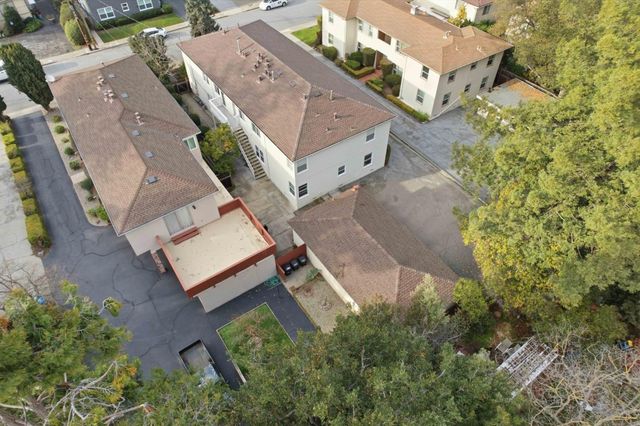 925 Oak Lane, Menlo Park, CA 94025