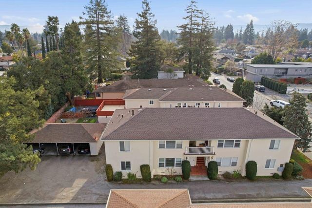 925 Oak Lane, Menlo Park, CA 94025